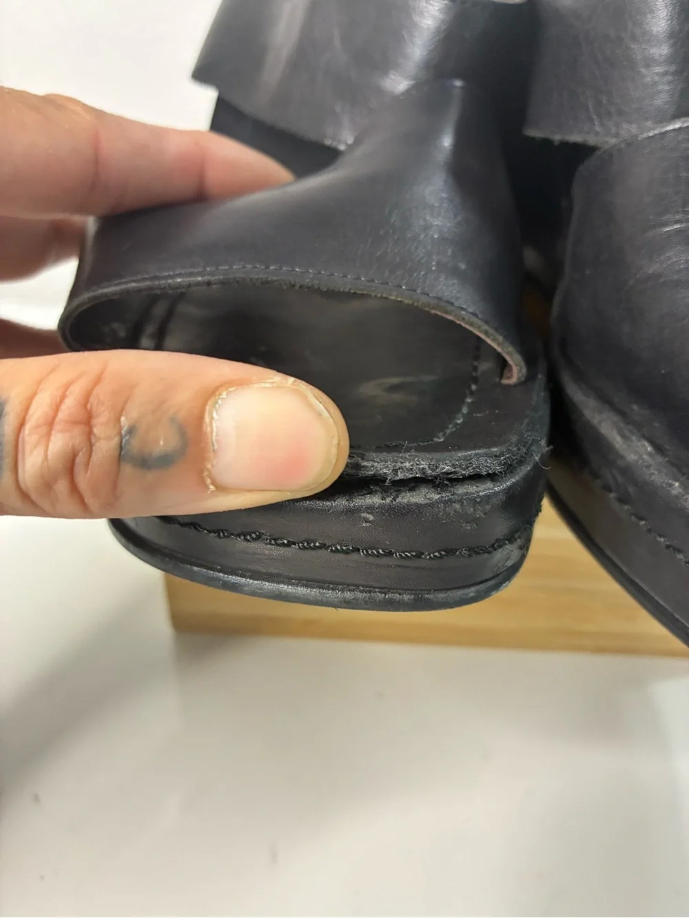 VTG Privilege Paris 40 Women’s 90s Black Leather Platform Wedge Slide Sandals